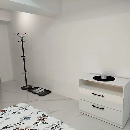 Tudor Διαμέρισμα *